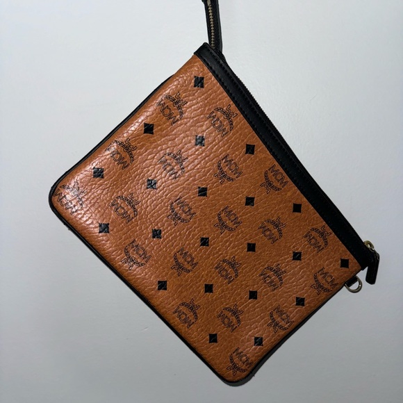 Mcm clutch purse shop